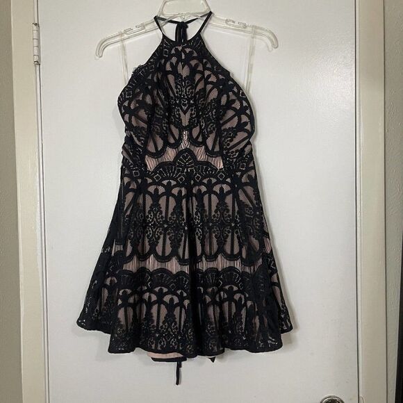 NEW! Urban Outfitters Glamorous Black Lace Flare Halter mini dress Medium $129 - Picture 2 of 6